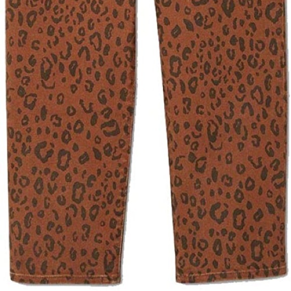 NWT UNIVERSAL THREAD Super High Rise Vintage Straight Leopard Jeans - Picture 9 of 16